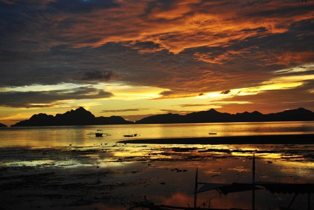 Islandfront Cottages And Restaurant El Nido Esterno foto