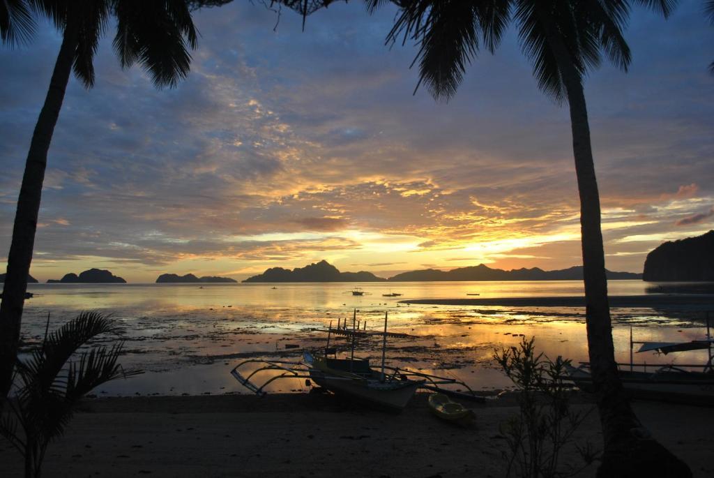 Islandfront Cottages And Restaurant El Nido Esterno foto