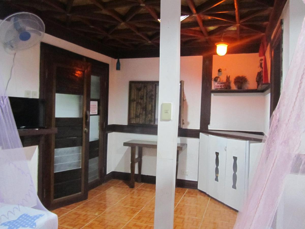 Islandfront Cottages And Restaurant El Nido Esterno foto